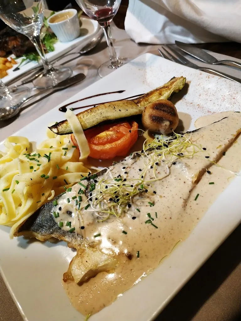 Restaurant L Eolienne_Rouxmesnil-Bouteilles_slider_image_2