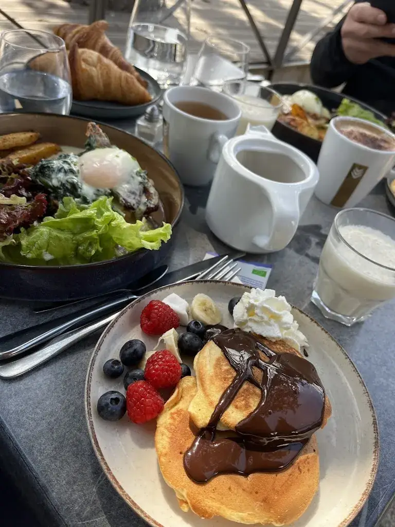 Fred Nidref_Café Arthur_Guilherand-Granges_review