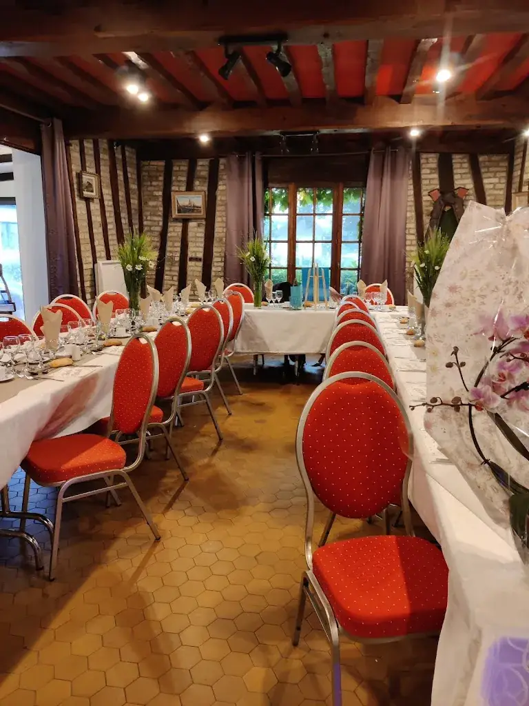 Salle du frêne restaurant in Rouxmesnil-Bouteilles