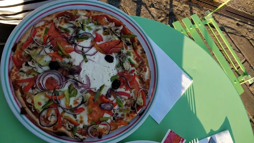 Menu_Ceasar Pizza_Routot_image_2