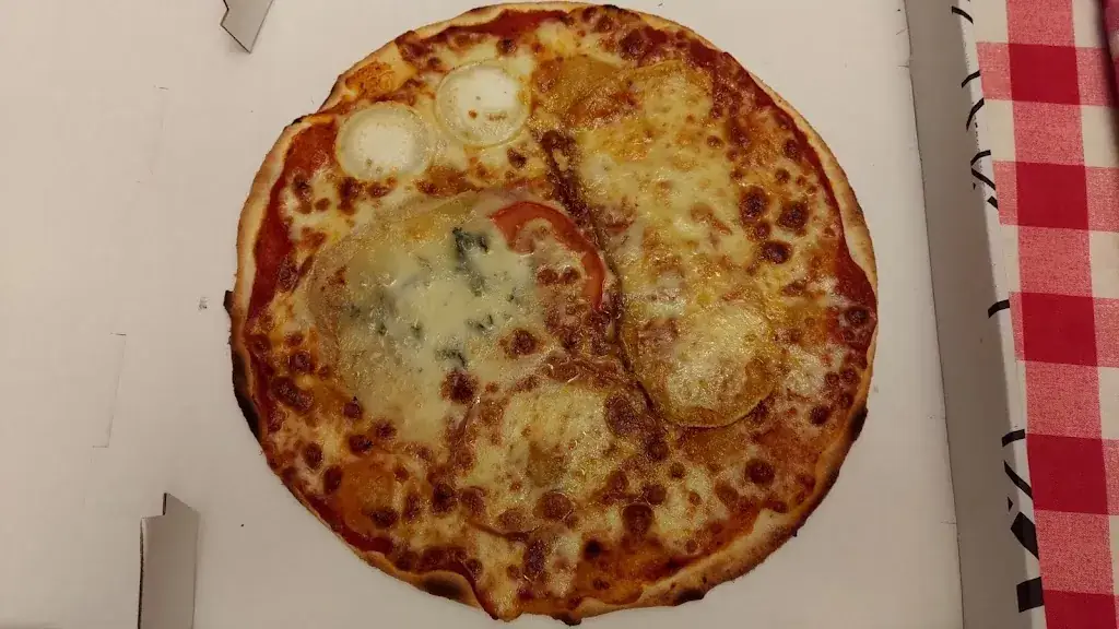 Menu_Ceasar Pizza_Routot_image_3