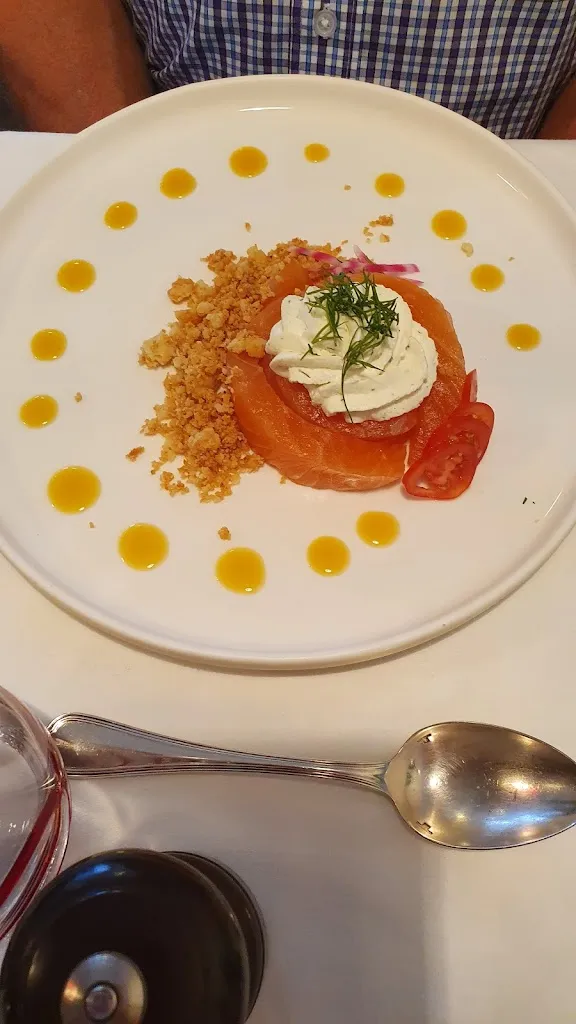 Alison Woods_Restaurant Les Gastronomes_Bouille_review