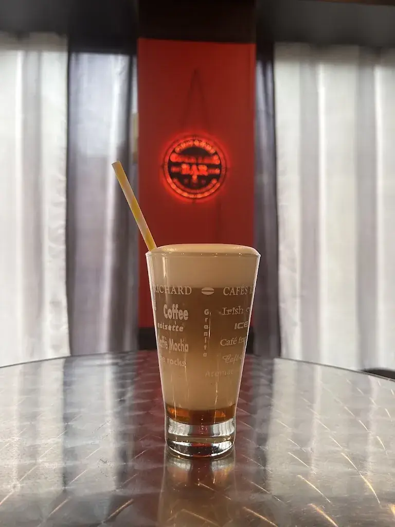 Emma Prud'homme_So Cafe_Rugles_review