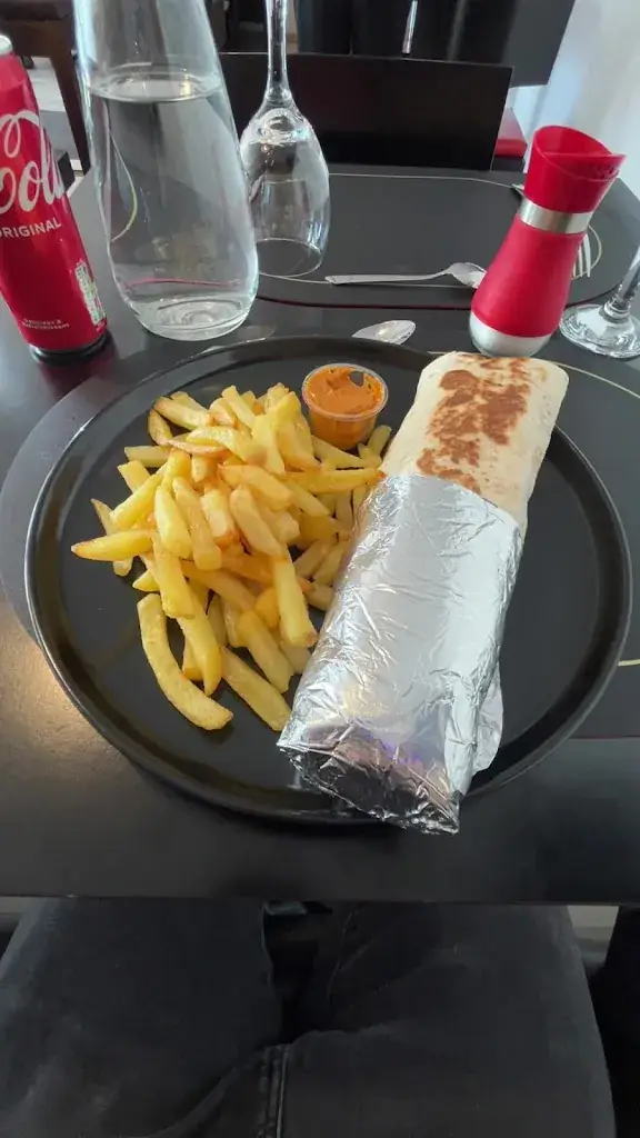 pataato_ Commu_Neyzen Kebab Rugles_Rugles_review