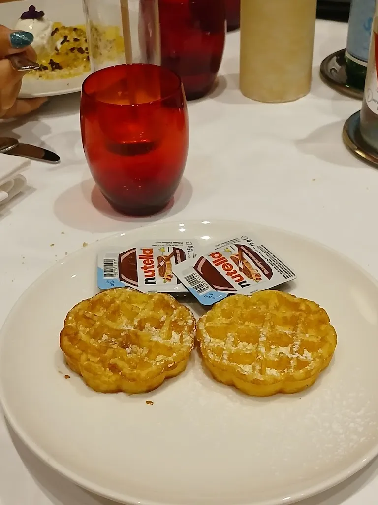 nour lanaa_Le Lassay_Saint-Arnoult_review