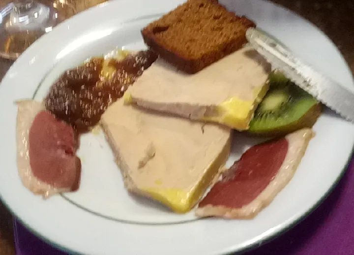 Le Do Ré Mi Restaurant in Saint-Germain-du-Corbéis