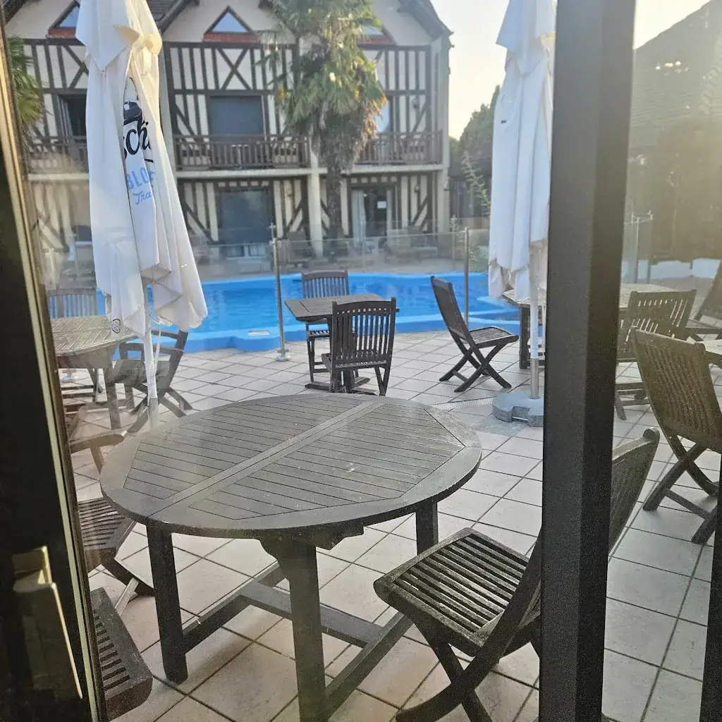 Delton Prins_Logis Hôtel le Clos Deauville Saint-Gatien_Saint-Gatien-des-Bois_review