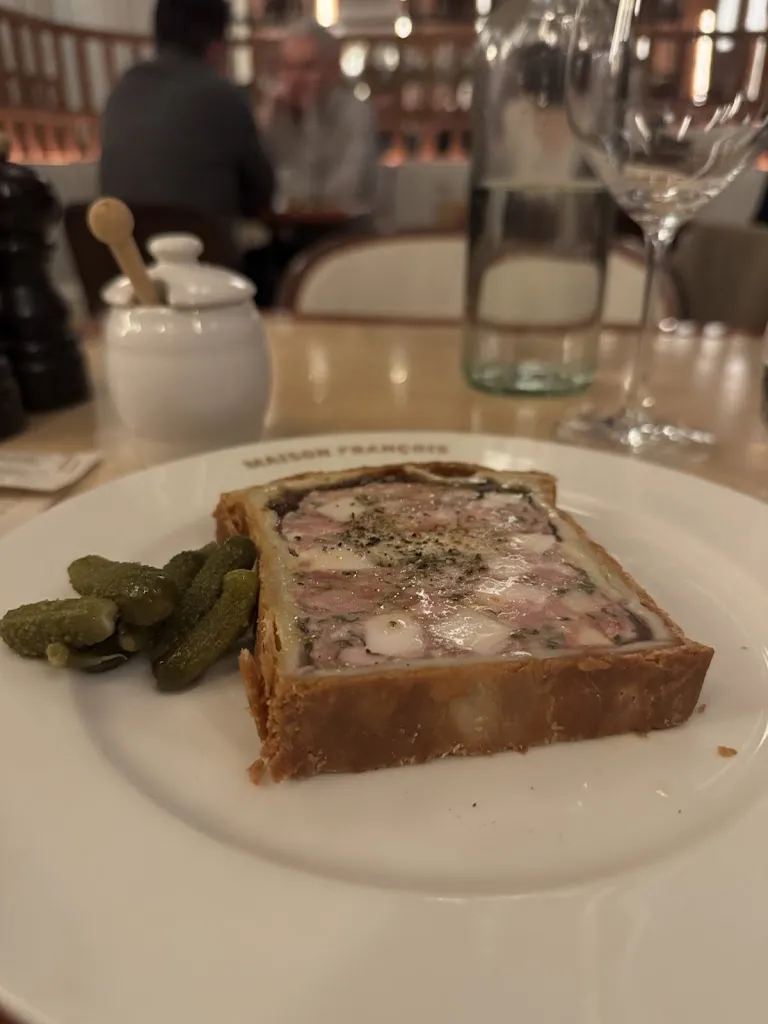 Mat Lake_Maison François_Kingdom_review