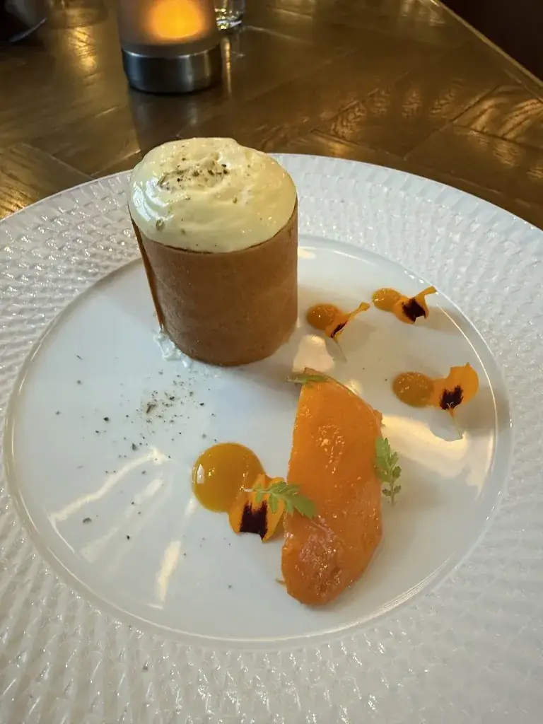 J Earl_Wild Honey St James_Kingdom_review