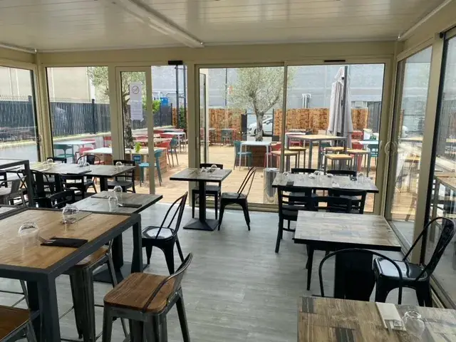 Le Midi de Crussol_grange_slider_image_1