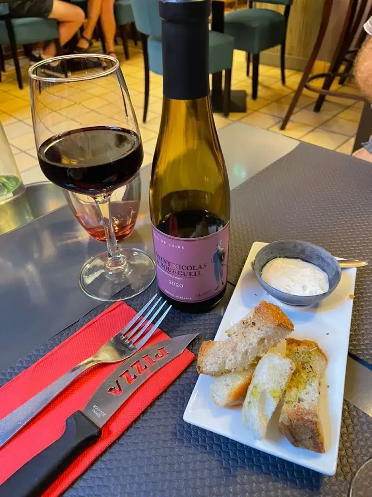 Len Page_Anacapri_Saint-Hilaire-du-Harcouët_review