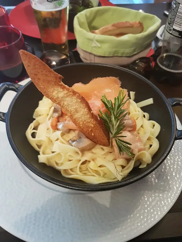 Karly Macdonald_Anacapri_Saint-Hilaire-du-Harcouët_review