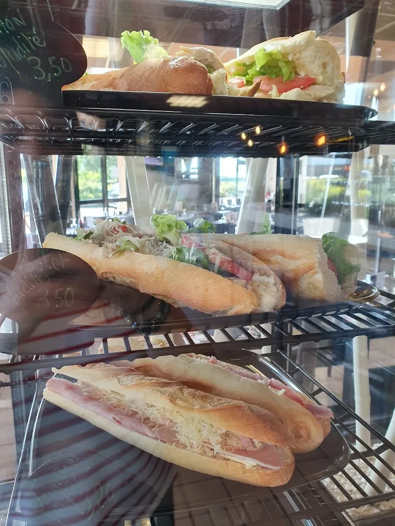 Le Central Grill_Petit-Caux_slider_image_3