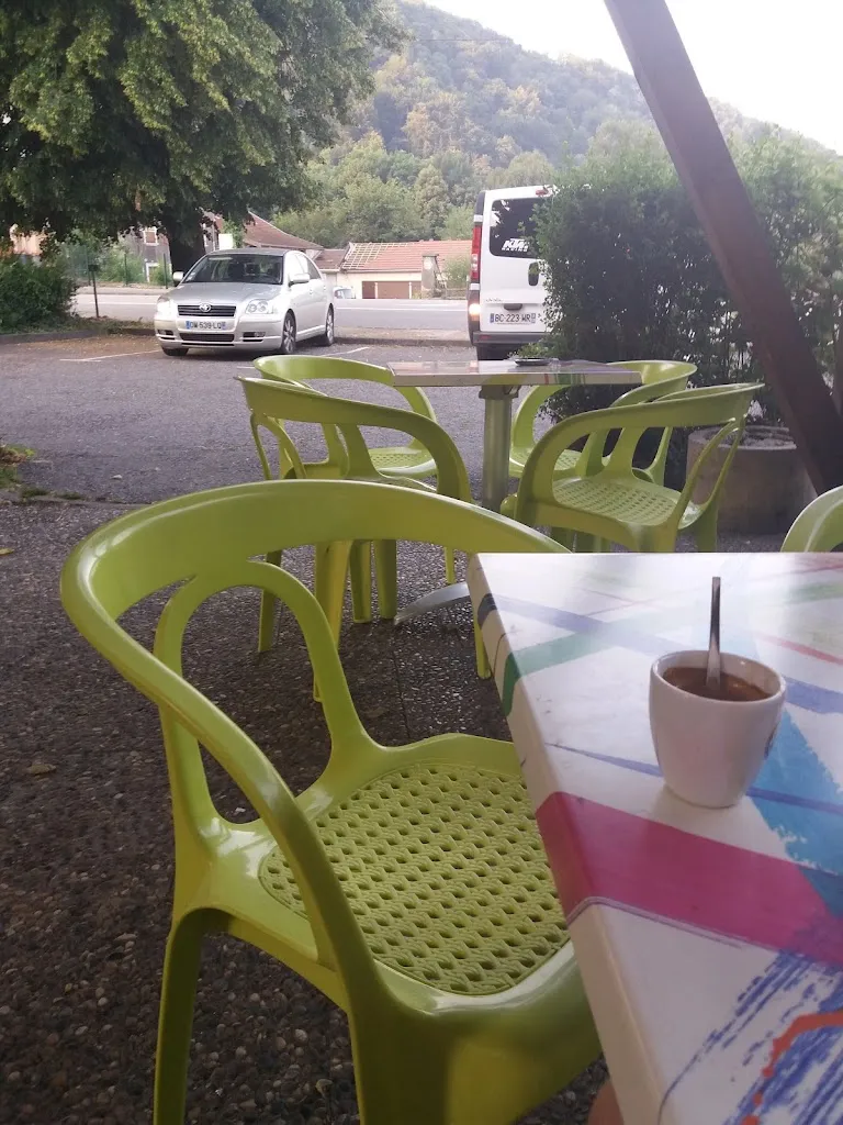 Café de la Place_Jarrie_slider_image_3