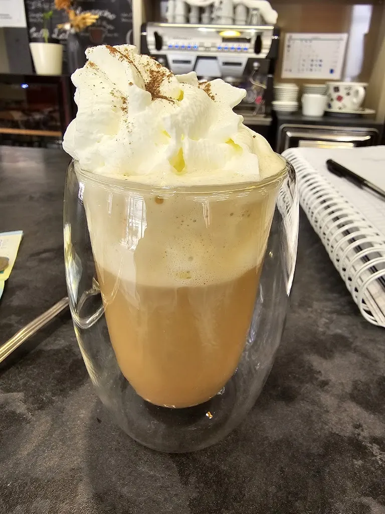 CAFE DE LA GARE restaurant in Jarrie