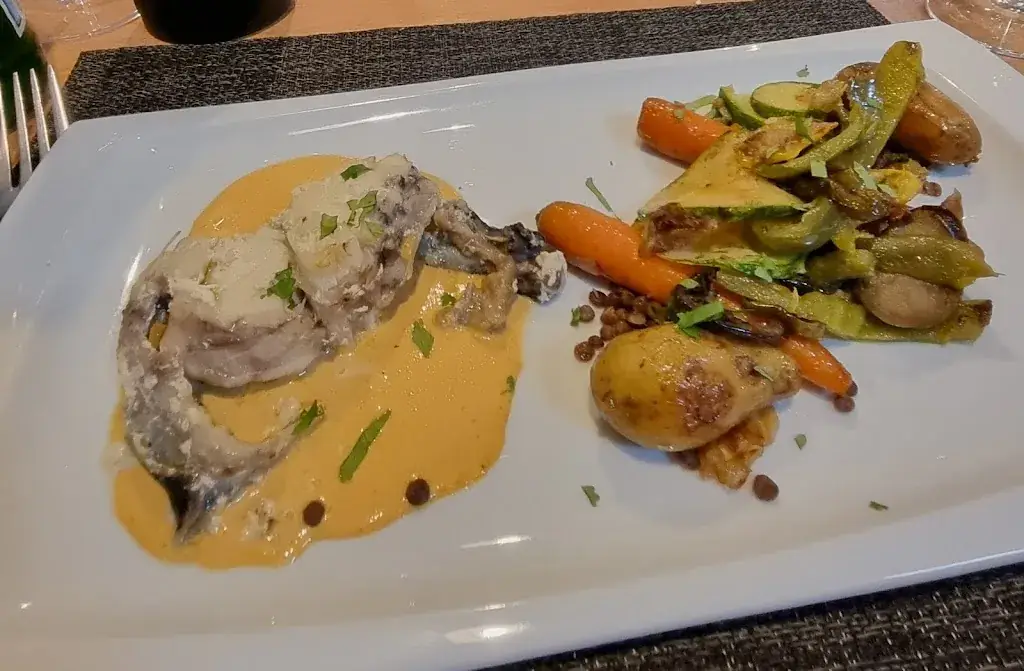 Alice Rose Wilson_Les Tables_Granville_review