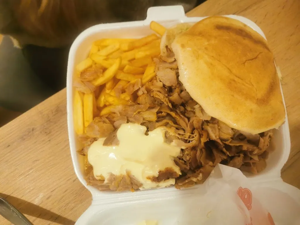 Anthony Gonzalez Y Nuno_Kebab House Saint Romain_Saint-Romain-de-Colbosc_review