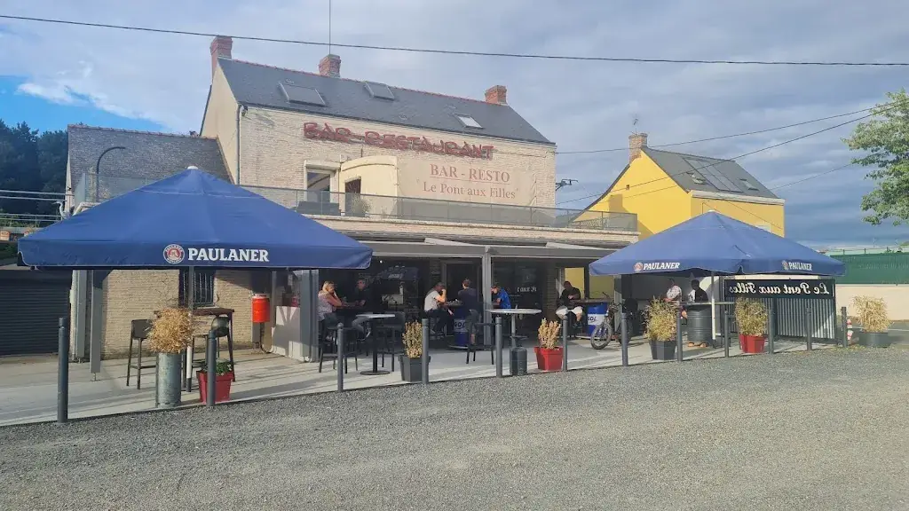 Le Pont aux Filles restaurant à 49480