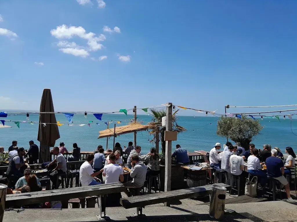 Lorna Millward_La Petite Rade_Sainte-Adresse_review