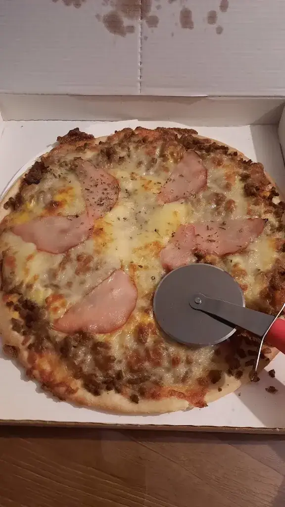 Julie B_Pili Pizza 2_Sainte-Marguerite-sur-Duclair_review