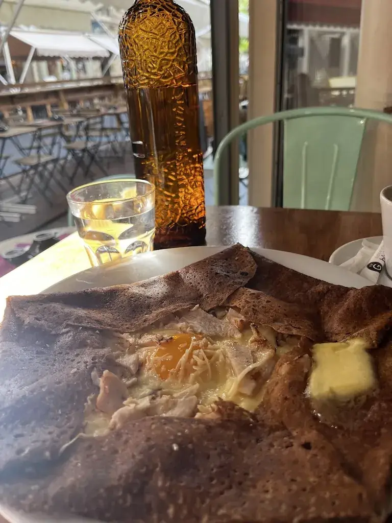 SY Loh_Brasserie Chez Jeanne - Sainte Mère Église_Sainte-Mère-Église_recensione