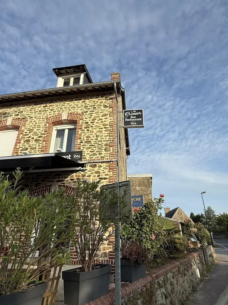 Au Grenier - Bar Restaurant Epicerie_Dragey-Ronthon_slider_image_2