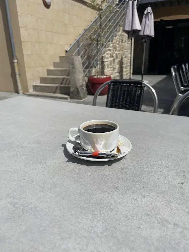 Russell Hunter_A L'escale Normande_Sottevast_review