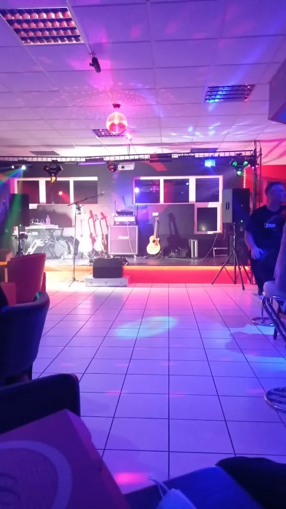 celine corbin_le repaire_Sées_review