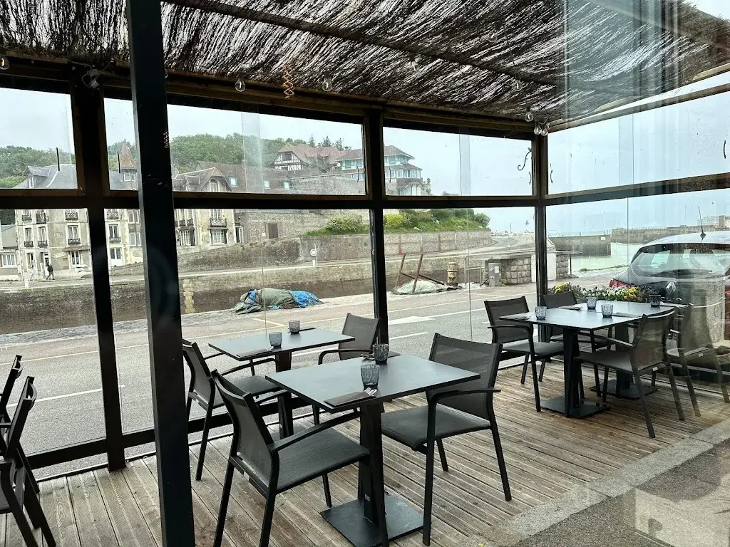 Les Flots_Saint-Valery-en-Caux_slider_image_1