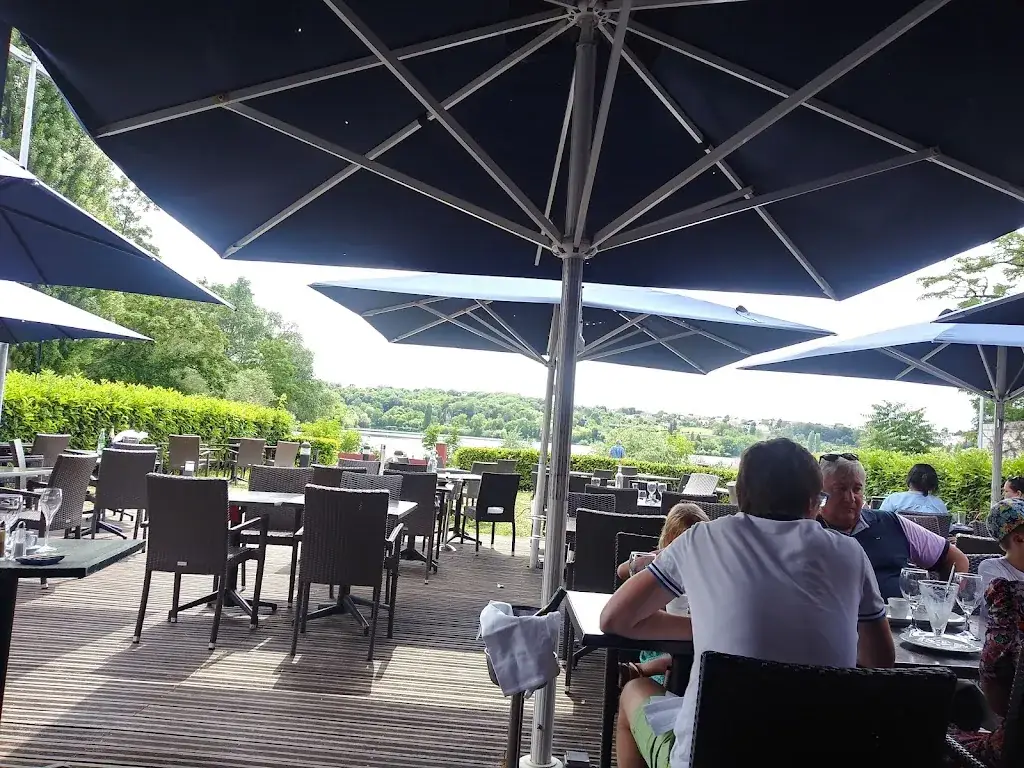 Marina Basta Farouk_La Criée Grigny_Grigny_review