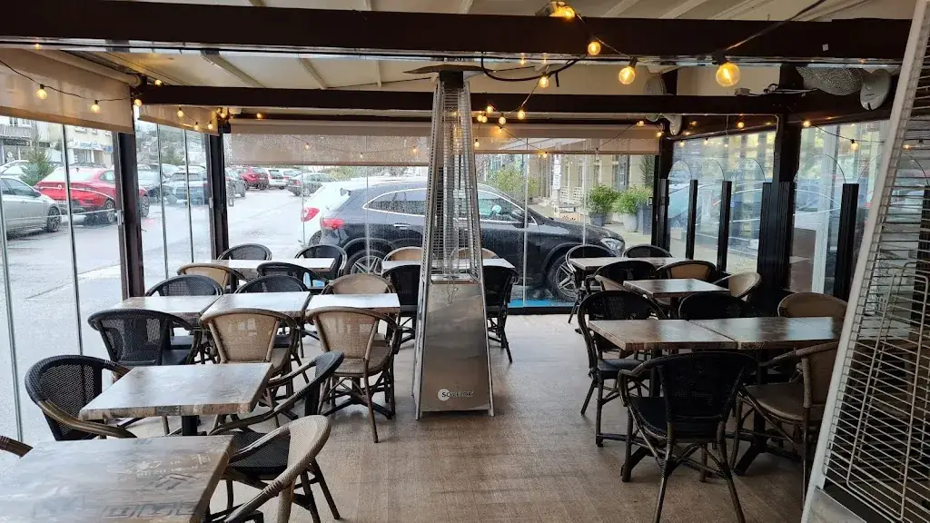 L'EDEN RESTAURANT BRASSERIE HOTEL SAINT VALERY EN CAUX ristorante a Saint-Valery-en-Caux