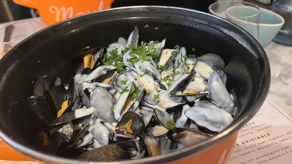 John En De Rest_La Barcarole_Saint-Valery-en-Caux_review