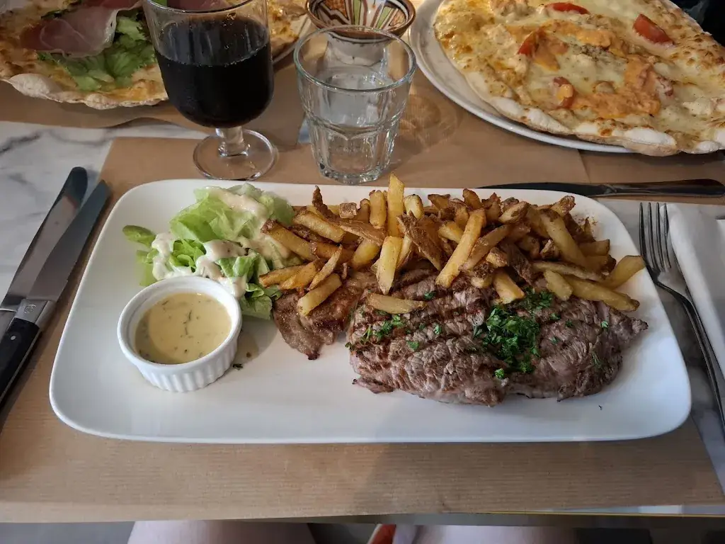 La Barcarole_Saint-Valery-en-Caux_slider_image_3