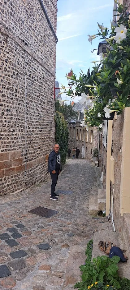 YA GAM_La Passerelle_Saint-Valery-en-Caux_review