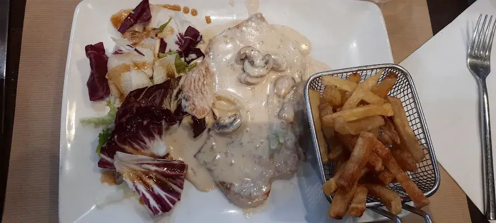 Bouchra REKHADDA_Le Pédro_Saint-Valery-en-Caux_review