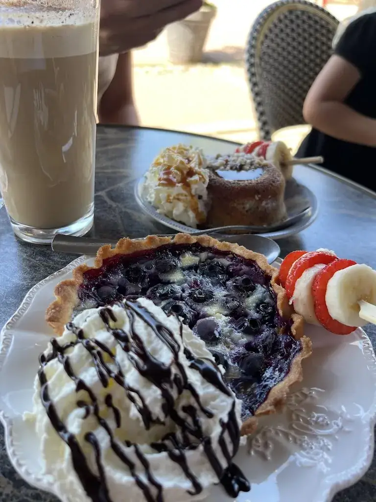 Simon Se_Les Douceurs du Rivage_Saint-Valery-en-Caux_review