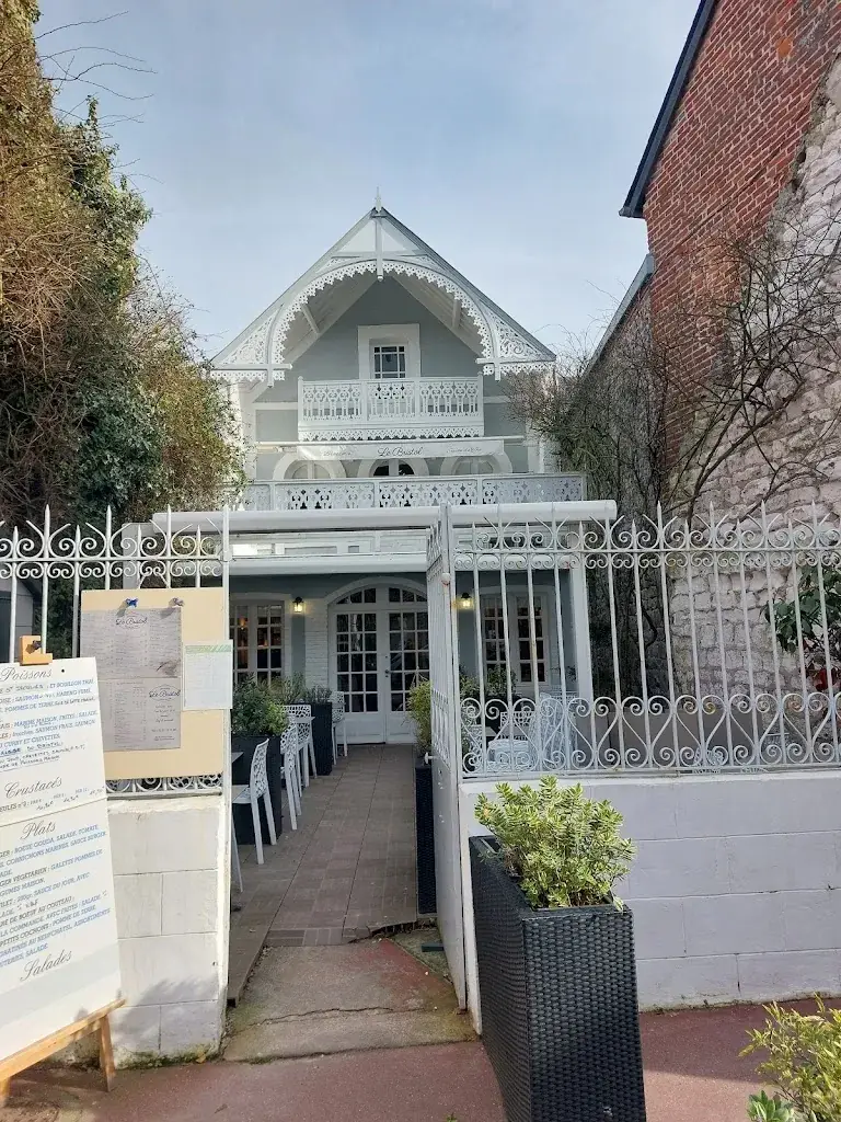 Gus Glen_Le Bristol_Veules-les-Roses_review