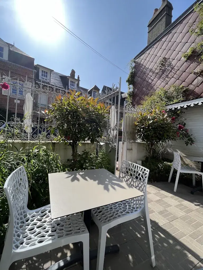 Le Bristol_Veules-les-Roses_slider_image_1