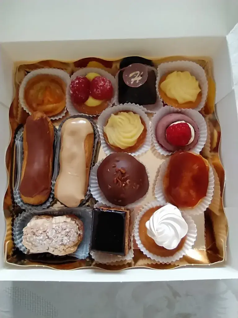 PATRICK from France_Hautot Chocolatier Pâtissier_Saint-Valery-en-Caux_review