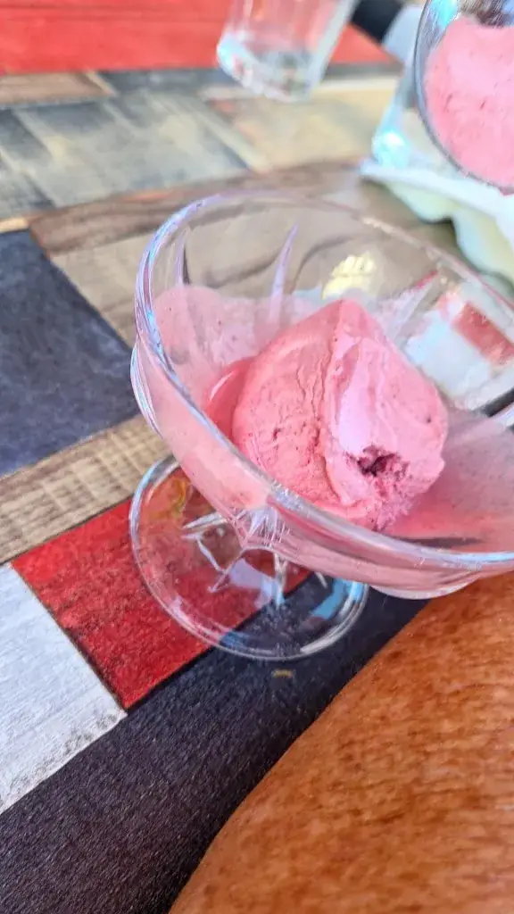 Zvi Levitas_Le Coq Hardi a Pont-Farcy_Tessy-Bocage_review