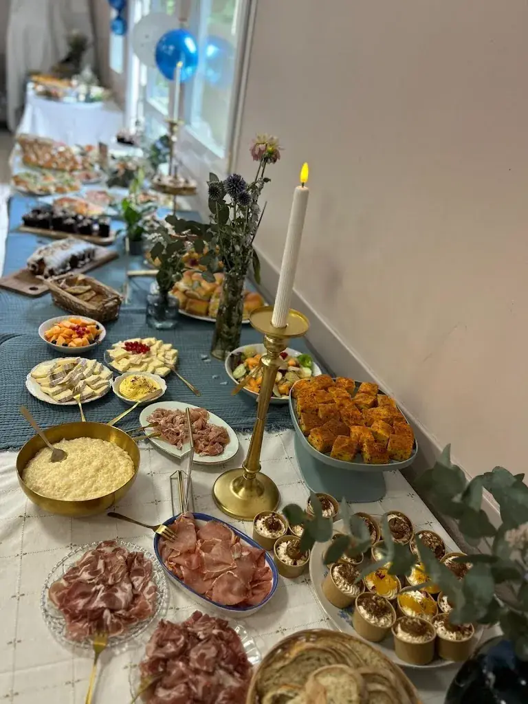 Victoire Aitaoudia_Anelia Restaurant - Café, Brunch & Boutique_Thaon_review