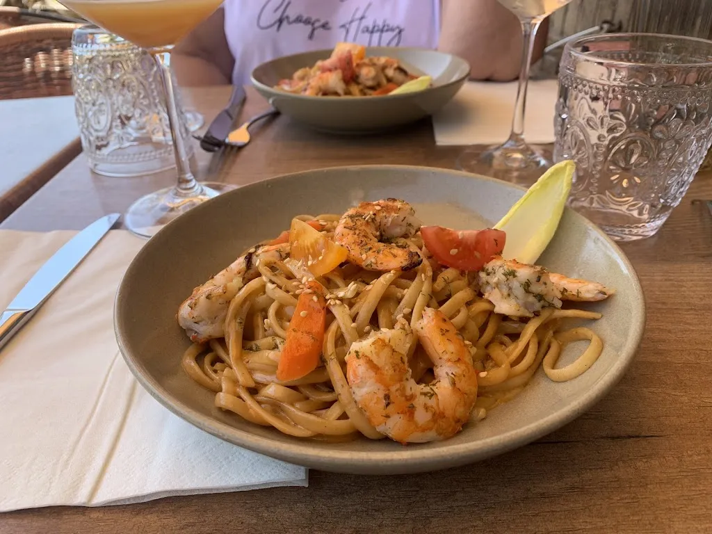 Catherine Das_Aux Deux Amours_Thiberville_review