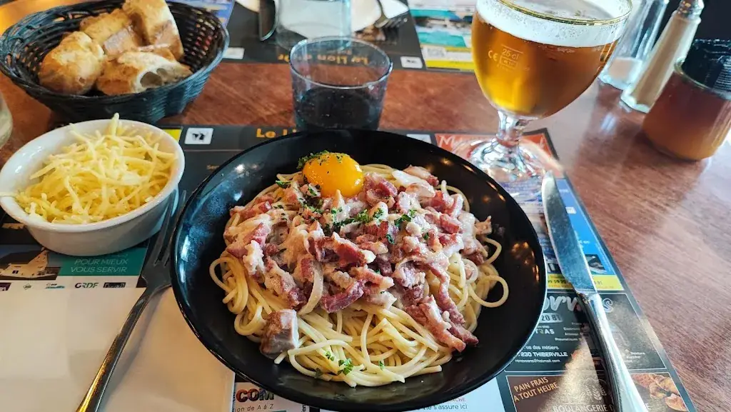 Alex L_The Golden Lion_Thiberville_review