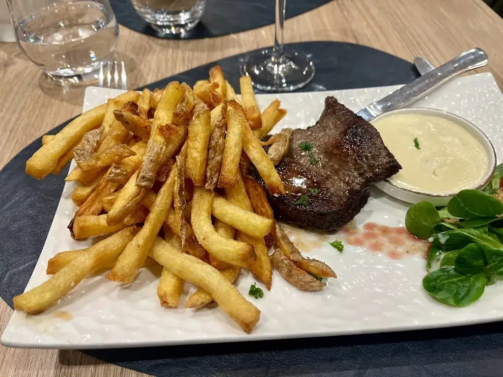 Sandra M_Le Tire-Bouchon_d'Iton_review