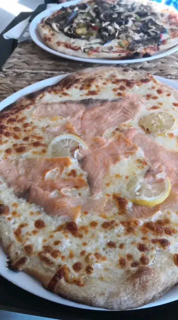 PAGO PAGO_Touques_slider_image_2