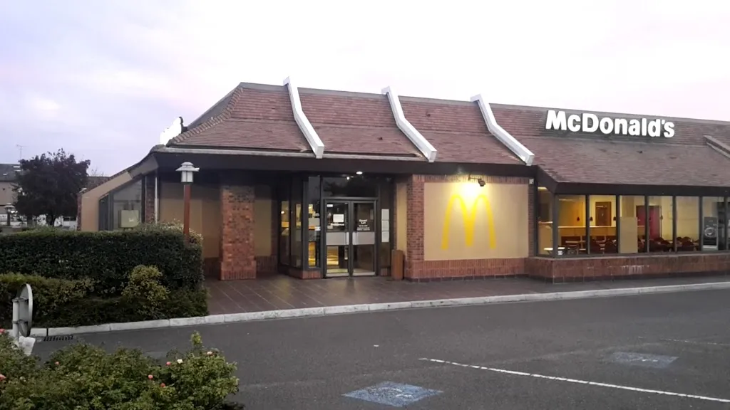 McDonald's_Grigny_slider_image_2