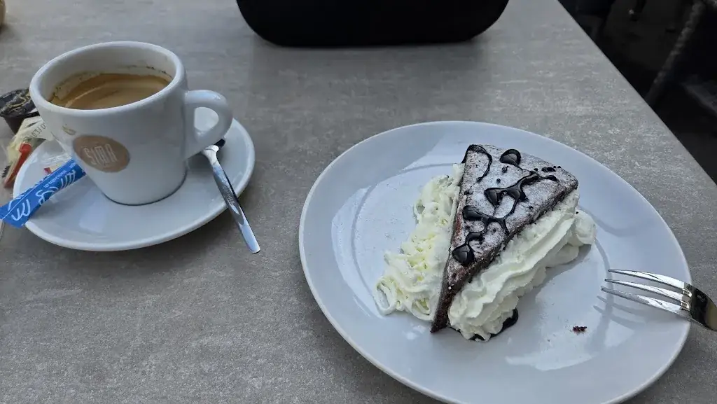 Café Tschut_Trun_slider_image_2