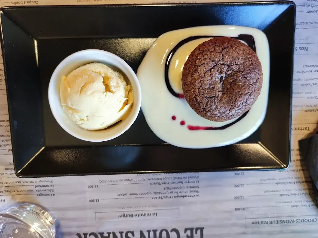 PLOUHIN Y_Le Saint Laurent_Hague_review