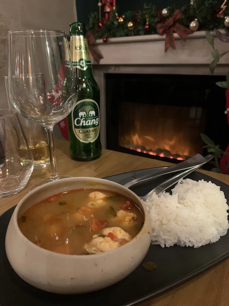 MagicBusArt_Chez Som_Valognes_review