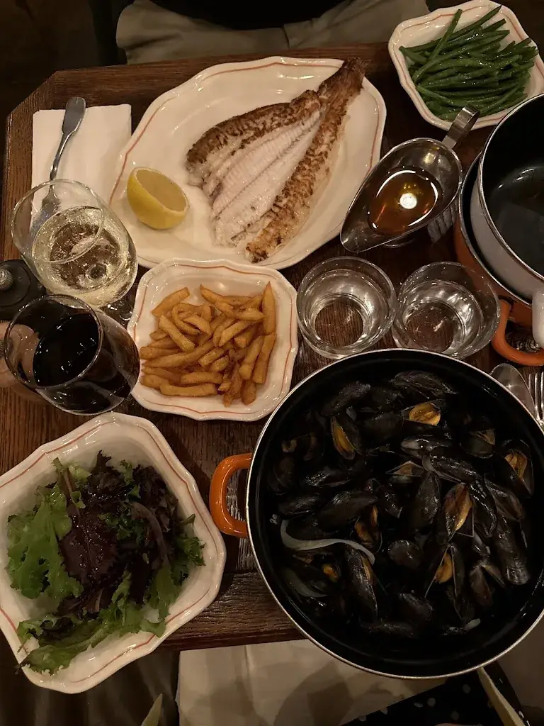 Malena Lynne Larson_Marinette - Trouville-sur-Mer_Trouville-sur-Mer_review